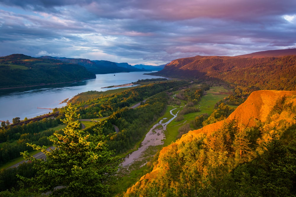 Evening view from the Vista House, Columbia River Gorge, Oregon.-1